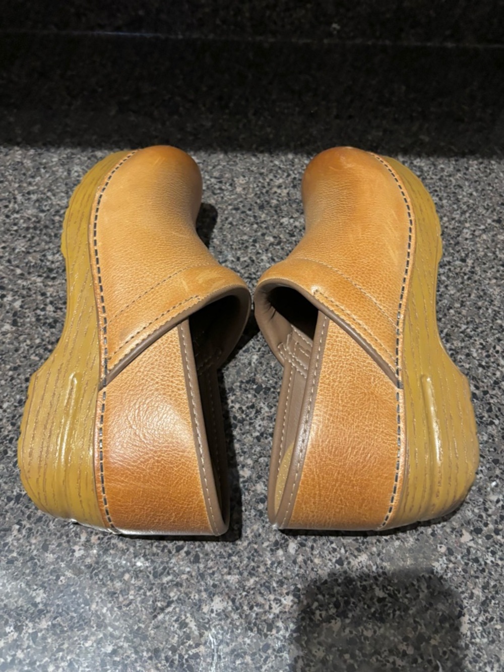 ▪️Dansko Honey Distressed Professional Clogs 38 Wide - Picture 11 of 14